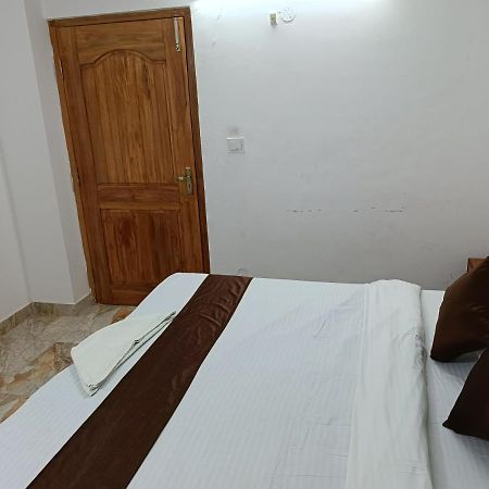 Hotel Atithi Grand Гувахати Экстерьер фото
