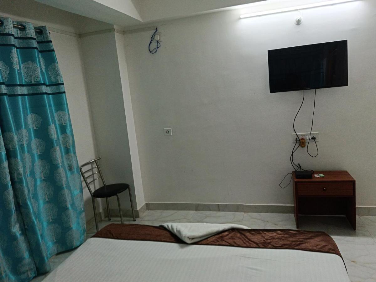Hotel Atithi Grand Гувахати Экстерьер фото
