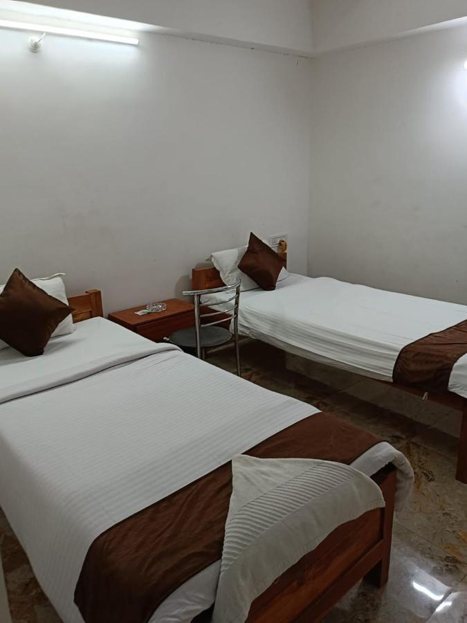Hotel Atithi Grand Гувахати Экстерьер фото