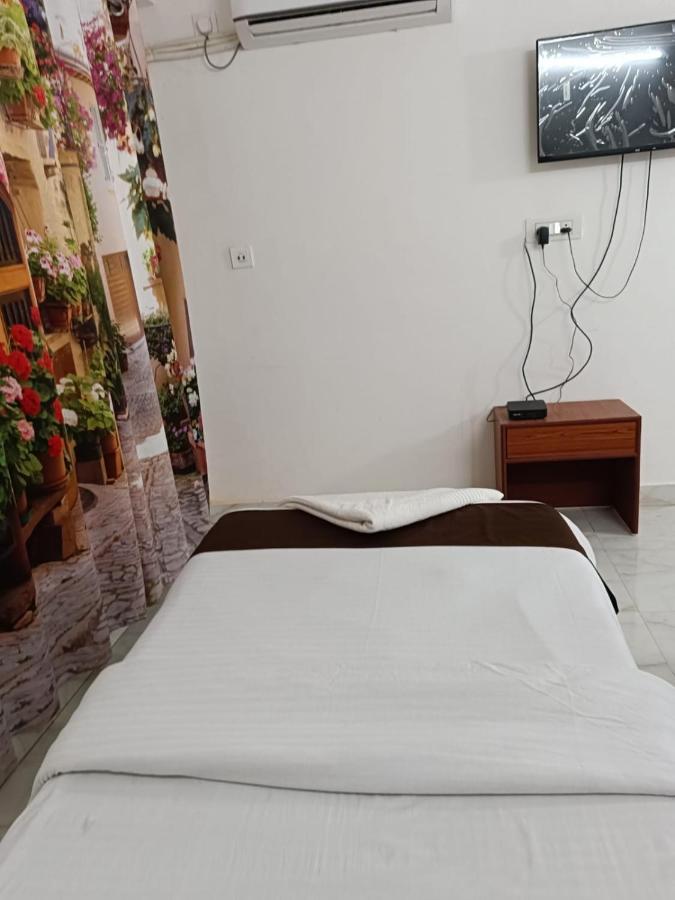 Hotel Atithi Grand Гувахати Экстерьер фото