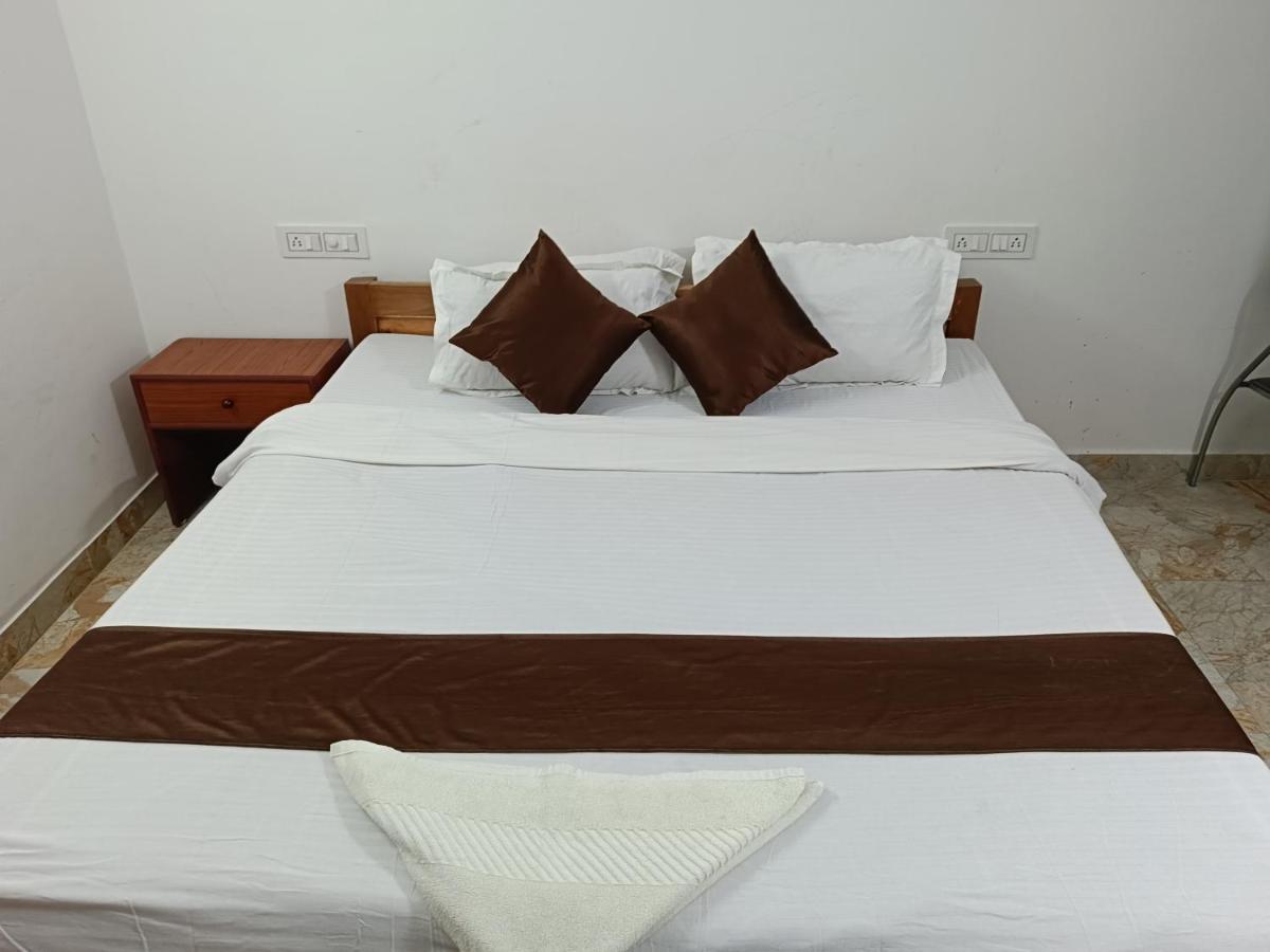 Hotel Atithi Grand Гувахати Экстерьер фото