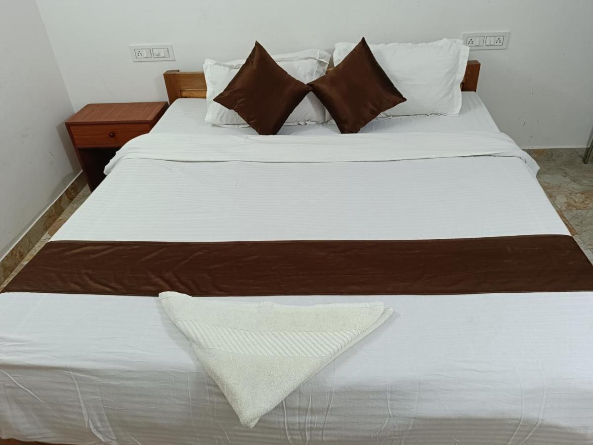 Hotel Atithi Grand Гувахати Экстерьер фото