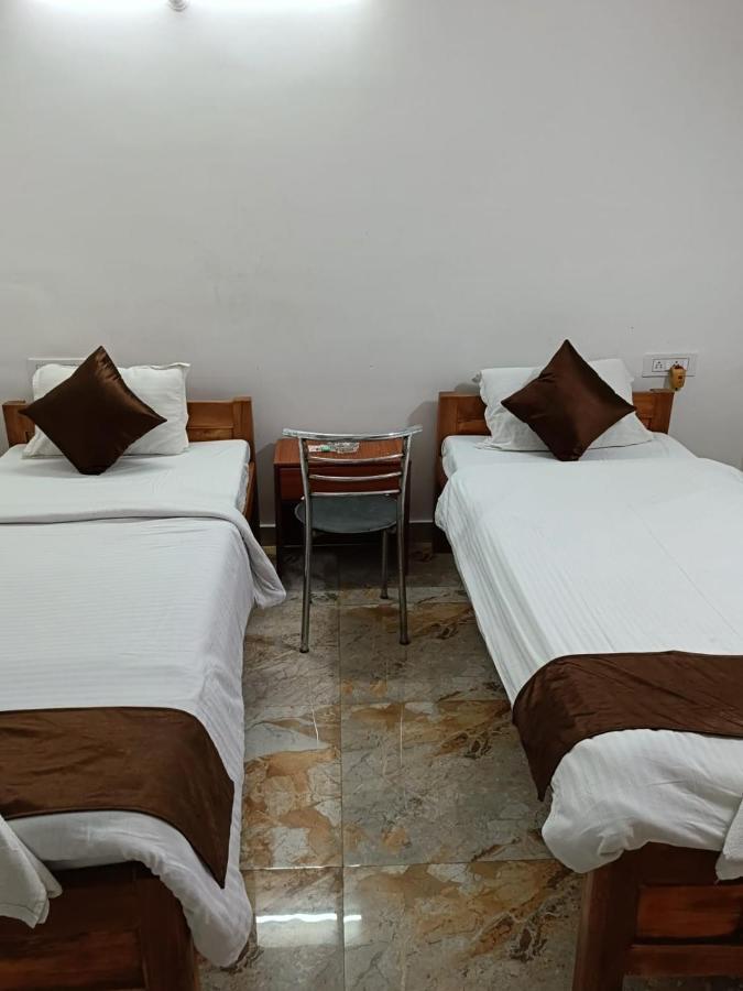 Hotel Atithi Grand Гувахати Экстерьер фото