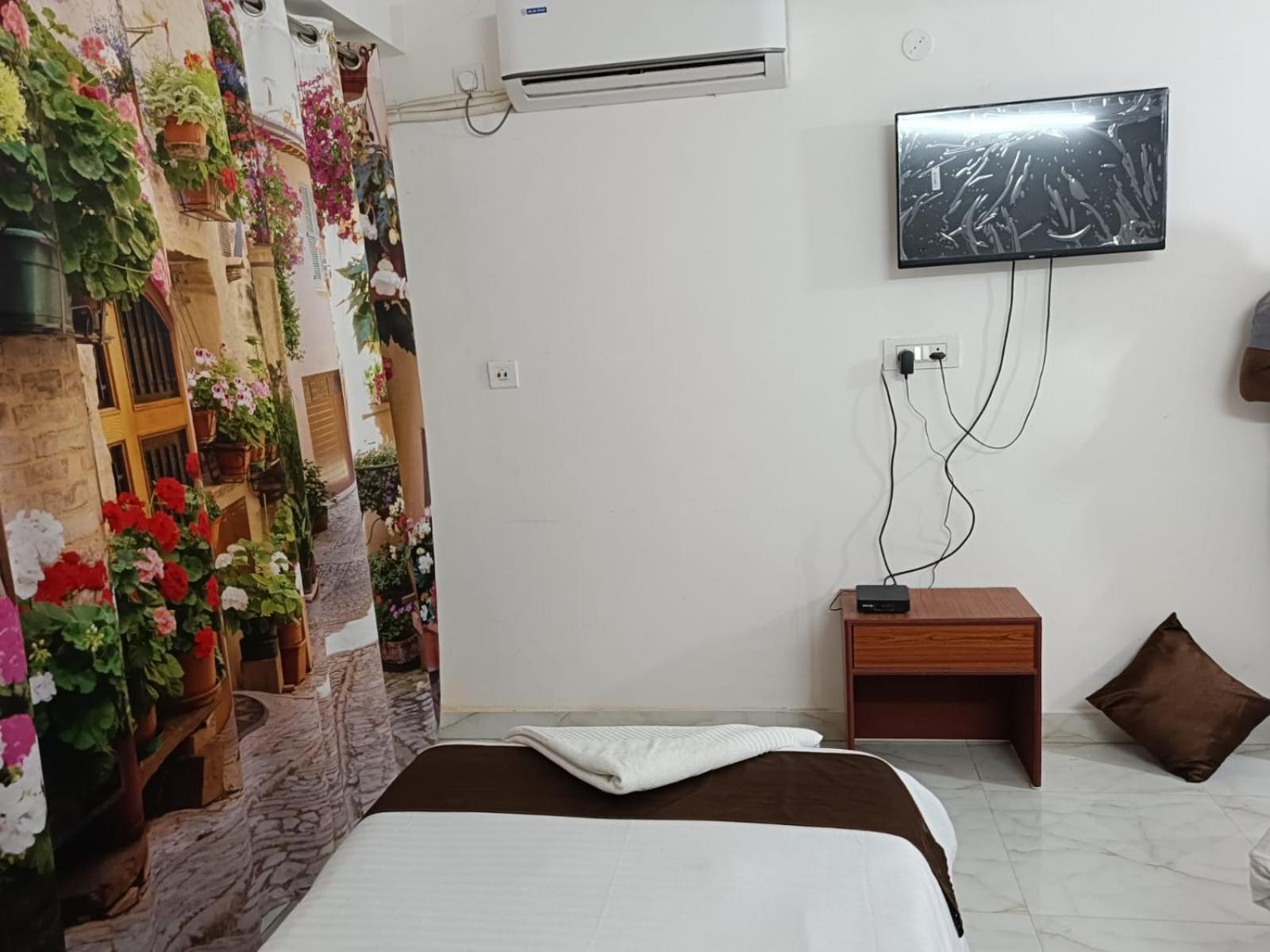 Hotel Atithi Grand Гувахати Экстерьер фото